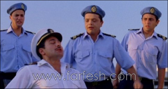 مهاجمة محمد هنيدي لاستحمامه مع 