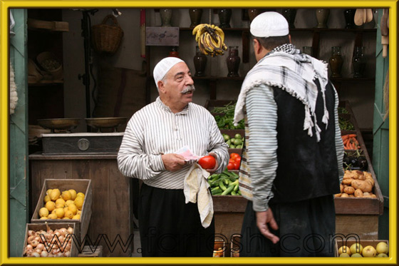 نساء باب الحارة يحرسنها بعد هروب رجالها!!!   صورة رقم 4