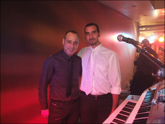 زهير فرنسيس يلهب المحتفلين بالأعياد في حيفا ضمن orange time صورة رقم 5 زهير فرنسيس يلهب المحتفلين بالأعياد في حيفا ضمن orange time صورة رقم 5