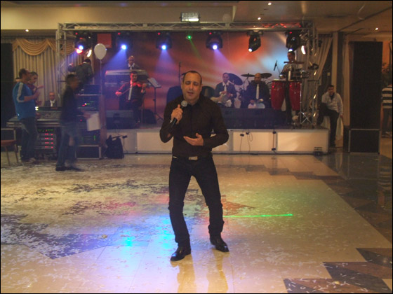 زهير فرنسيس يلهب المحتفلين بالأعياد في حيفا ضمن orange time صورة رقم 6 زهير فرنسيس يلهب المحتفلين بالأعياد في حيفا ضمن orange time صورة رقم 6