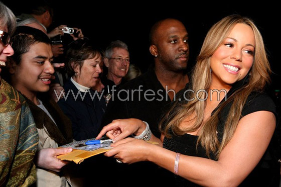 هل فعلاً كانت ماريا كيري ثملة اثناء استلامها جائزتها؟!! صورة رقم 10 هل فعلاً كانت ماريا كيري ثملة اثناء استلامها جائزتها؟!! صورة رقم 10