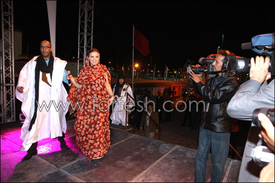 أمام اكثر من 40 ألف شخص رولا سعد تغني بالزي الصحراوي صورة رقم 3 أمام اكثر من 40 ألف شخص رولا سعد تغني بالزي الصحراوي صورة رقم 3