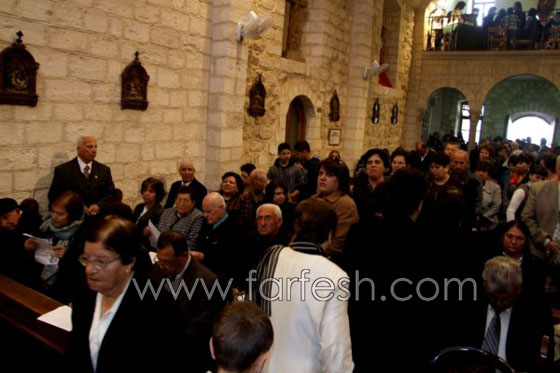  الطوائف المسيحية تحتفل في عيد العرس في كفركنا  صورة رقم 3