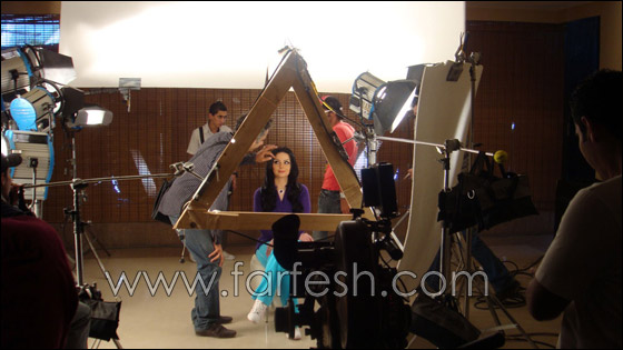 كرزون لا تعارض من يعتمدن على خلع الملابس، فهل ستصبح إحداهن؟ صورة رقم 4 كرزون لا تعارض من يعتمدن على خلع الملابس، فهل ستصبح إحداهن؟ صورة رقم 4