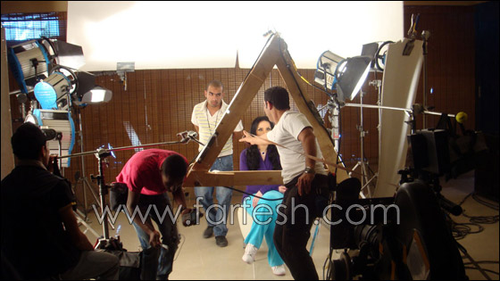 كرزون لا تعارض من يعتمدن على خلع الملابس، فهل ستصبح إحداهن؟ صورة رقم 3 كرزون لا تعارض من يعتمدن على خلع الملابس، فهل ستصبح إحداهن؟ صورة رقم 3