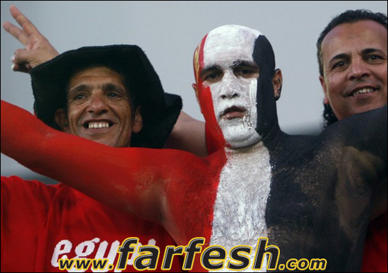 بعد الرباعية المصرية والد تامر حسني يبكي والخشاب تتوتر صورة رقم 4 بعد الرباعية المصرية والد تامر حسني يبكي والخشاب تتوتر صورة رقم 4