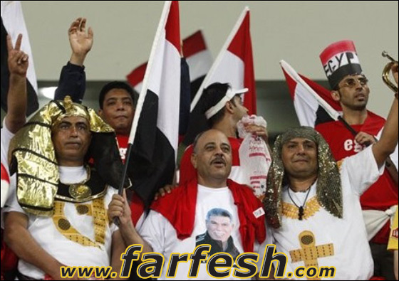 بعد الرباعية المصرية والد تامر حسني يبكي والخشاب تتوتر صورة رقم 10 بعد الرباعية المصرية والد تامر حسني يبكي والخشاب تتوتر صورة رقم 10