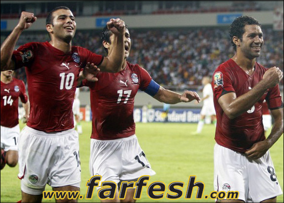 بعد الرباعية المصرية والد تامر حسني يبكي والخشاب تتوتر صورة رقم 17 بعد الرباعية المصرية والد تامر حسني يبكي والخشاب تتوتر صورة رقم 17