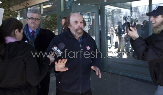 القاء القبض على ممثل بعد ان اقتحم بنكا وهو سكران!! صورة رقم 8 القاء القبض على ممثل بعد ان اقتحم بنكا وهو سكران!! صورة رقم 8