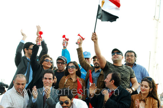 مسلسلات برو رافق الحدث: 5000 يتيم مصري دخلوا غينيس!  صورة رقم 10