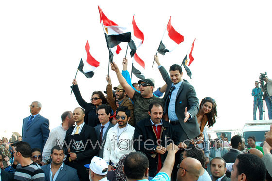مسلسلات برو رافق الحدث: 5000 يتيم مصري دخلوا غينيس!  صورة رقم 4