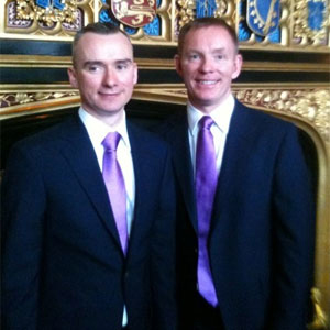 وزير بريطانيا يدخل عش الزوجية مع شريكه مثلي الميول!  صورة رقم 1