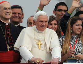 البابا يشعر بالعار ويتأسف لضحايا الاعتداءات النوعية   صورة رقم 1