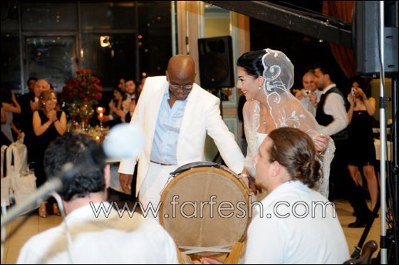 مسلسلات برو ينقل لكم صور من حفل زفاف ليلى اسكندر (نجمة ستار أكاديمي 1) صورة رقم 12 مسلسلات برو ينقل لكم صور من حفل زفاف ليلى اسكندر (نجمة ستار أكاديمي 1) صورة رقم 12
