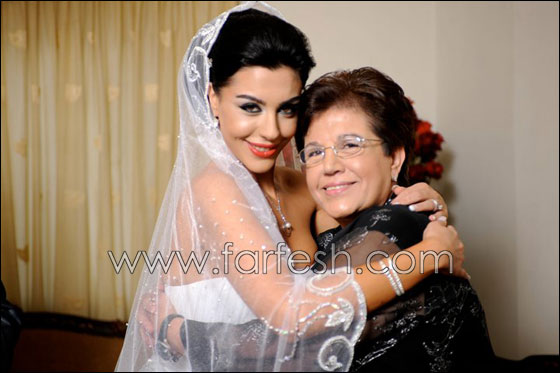 مسلسلات برو ينقل لكم صور من حفل زفاف ليلى اسكندر (نجمة ستار أكاديمي 1) صورة رقم 7 مسلسلات برو ينقل لكم صور من حفل زفاف ليلى اسكندر (نجمة ستار أكاديمي 1) صورة رقم 7