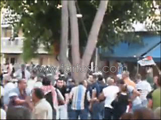 قبرص: متظاهرين فلسطينيين يهاجمون السفارة الاسرائيلية   صورة رقم 7