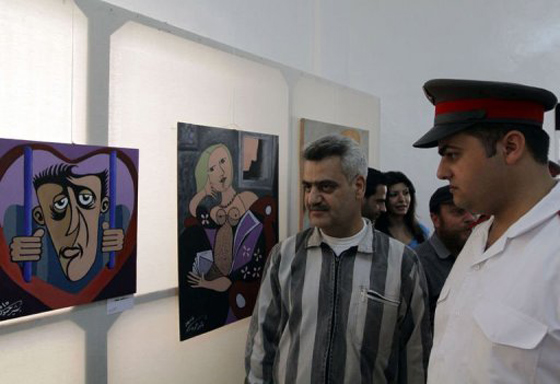 السجناء في سوريا يقيمون معرضاً فنياً في دمشق   صورة رقم 4