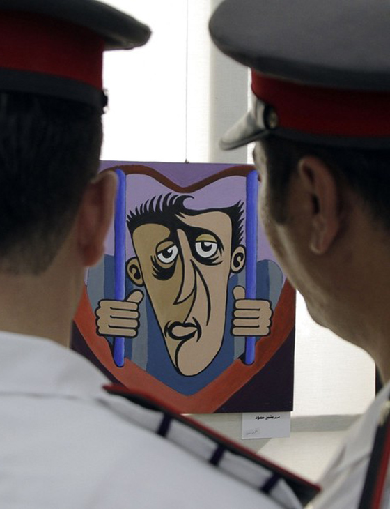 السجناء في سوريا يقيمون معرضاً فنياً في دمشق   صورة رقم 5