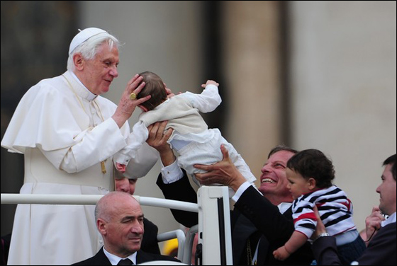 البابا: العنف تجاه اسطول الحرية سيؤدي للمزيد من العنف!  صورة رقم 8