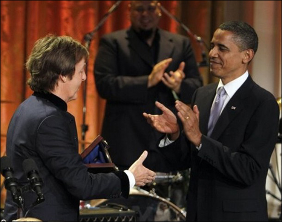 الرئيس اوباما يكرّم نجم البيتلز السابق بول مكارتني!   صورة رقم 7