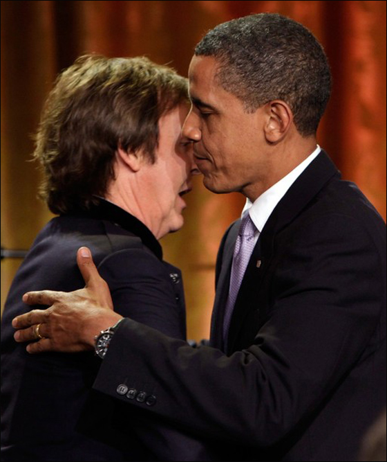 الرئيس اوباما يكرّم نجم البيتلز السابق بول مكارتني!   صورة رقم 2