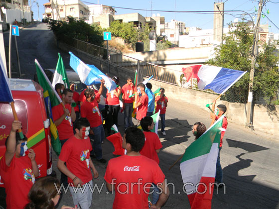قافلة كوكاكولا مونديال تطوف شوارع الناصرة وتوزع الهدايا    صورة رقم 17