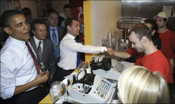 أوباما يدعو الروسي ميدفيديف الى وجبة همبرغر!   صورة رقم 6
