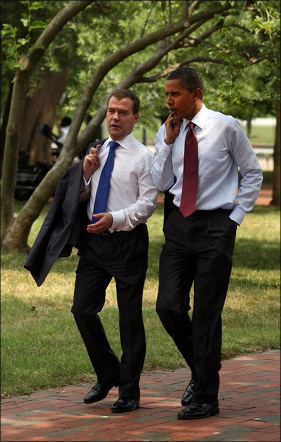 أوباما يدعو الروسي ميدفيديف الى وجبة همبرغر!   صورة رقم 7