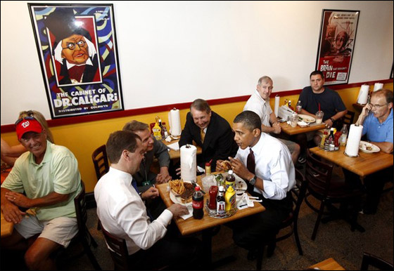أوباما يدعو الروسي ميدفيديف الى وجبة همبرغر!   صورة رقم 11