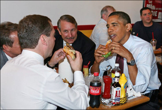 أوباما يدعو الروسي ميدفيديف الى وجبة همبرغر!   صورة رقم 10