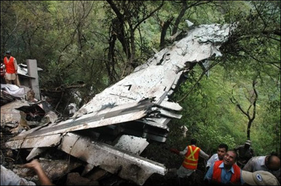 مصرع 152 شخصا في تحطم طائرة مدنية باكستانية   صورة رقم 14