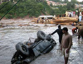 1.5 مليار دولار لاعادة بناء ما دمرته الفيضانات في باكستان! صورة رقم 1