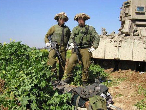 صور جديدة لجنود اسرائيليين تثير الصدمة في اسرائيل!  صورة رقم 2