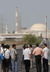 ايران تبدأ بتزويد مفاعلها النووي بالوقود وسط مخاوف دولية! صورة رقم 2
