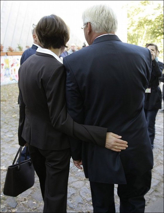 زوجة زعيم المعارضة الالماني تحتاج إلى كلية.. والمتبرع زوجها  صورة رقم 4