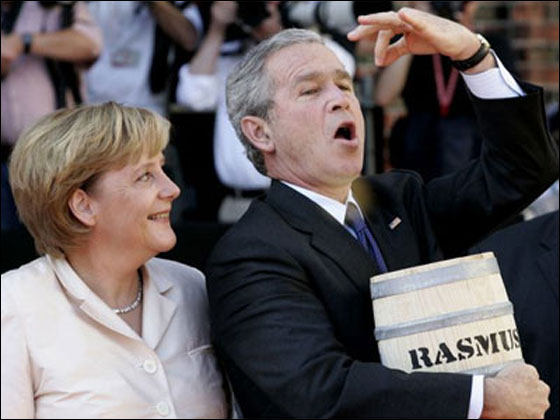 جورج بوش تناول وجبة غداء بـ18 مليون دولار في ألمانيا!  صورة رقم 6