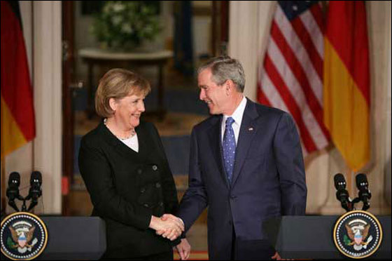 جورج بوش تناول وجبة غداء بـ18 مليون دولار في ألمانيا!  صورة رقم 2