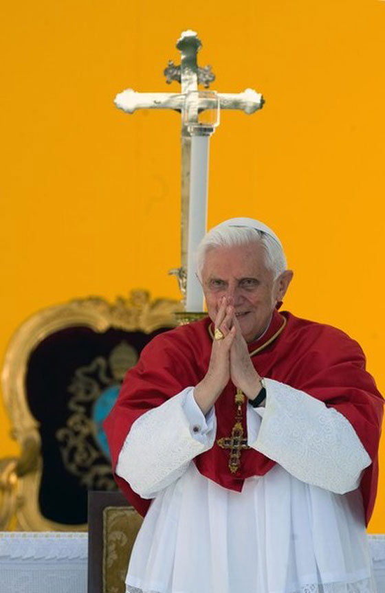 البابا يتابع قضية الايرانية المحكوم عليها بالاعدام ومستعد للتدخل!  صورة رقم 8