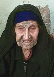 وفاة اكبر معمرة مصرية متممة الـ107 اعوام وتاركة 97 حفيدا! صورة رقم 1