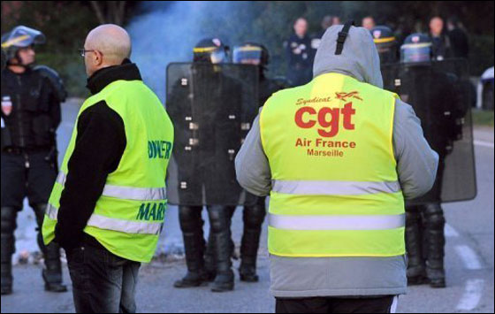 فرنسا: اعادة فتح طريق المطار بعد اغلاقه بسبب قانون التقاعد  صورة رقم 8