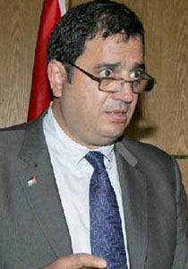 بعد تطاوله على الصحفيين..  وزير اردني يقدم استقالته! صورة رقم 1