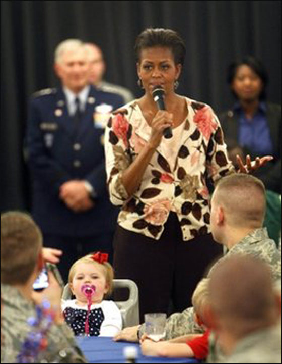 اوباما يمنح وسام الحرية لانجيلا ميركل وبوش الاب!  صورة رقم 6
