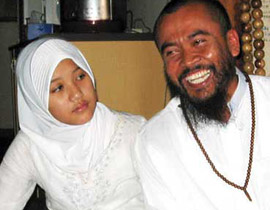 بعد الانتقادات التي طالته.. سجن رجل دين لزواجه من طفلة!    صورة رقم 1
