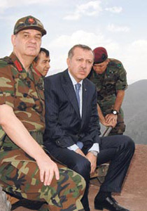 لأول مرة.. عزل 3 جنرالات خططوا للاطاحة بحكومة اردوغان!  صورة رقم 1