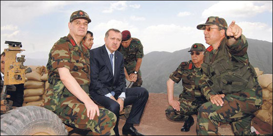 لأول مرة.. عزل 3 جنرالات خططوا للاطاحة بحكومة اردوغان!  صورة رقم 3