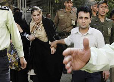 اعدام ايرانية ادينت بقتلها لزوجة لاعب كرة قدم!   صورة رقم 5