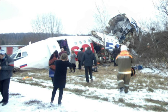 هبوط اضطراري لطائرة روسية يسفر عن قتيلان و 80 مصاب!  صورة رقم 2