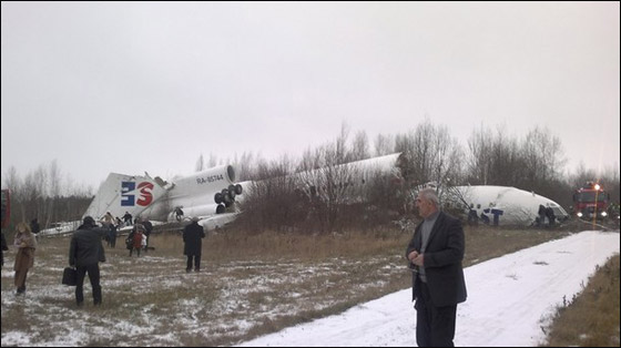 هبوط اضطراري لطائرة روسية يسفر عن قتيلان و 80 مصاب!  صورة رقم 7
