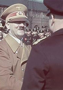 الكشف عن مئات الصور الشخصية لهتلر  في مزاد علني!  صورة رقم 1