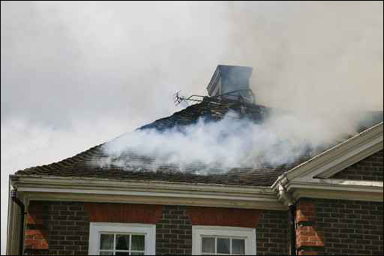 روسيا: اندلاع حريق في مبنى يسفر عن 8 قتلى من بينهم 3 أطفال! صورة رقم 1